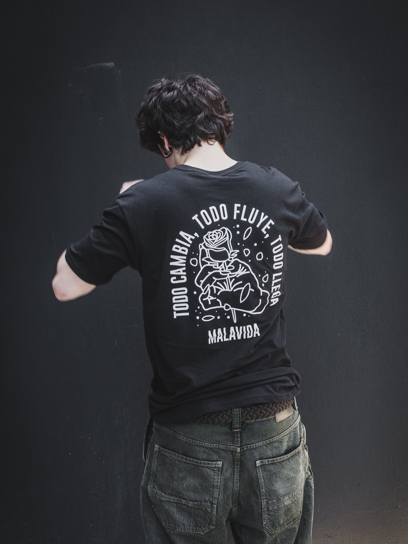 TODO CAMBIA TEE - NEGRO